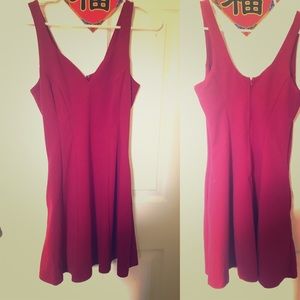 Extraordinary short red dress!